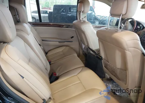 2011 Mercedes-Benz Gl 450 4Matic z USA, uszkodzony, nr VIN 4JGBF7BE4BA665159